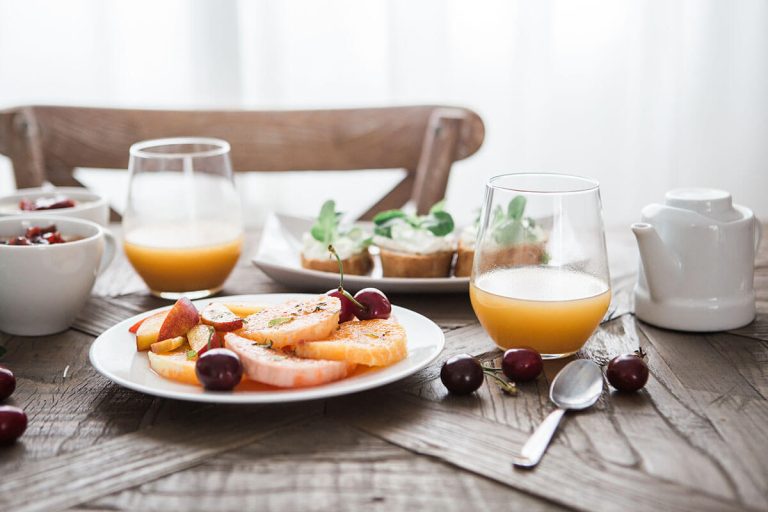 Tips&Tricks: Always Add Some Freshly Sliced Fruit To Your Meal