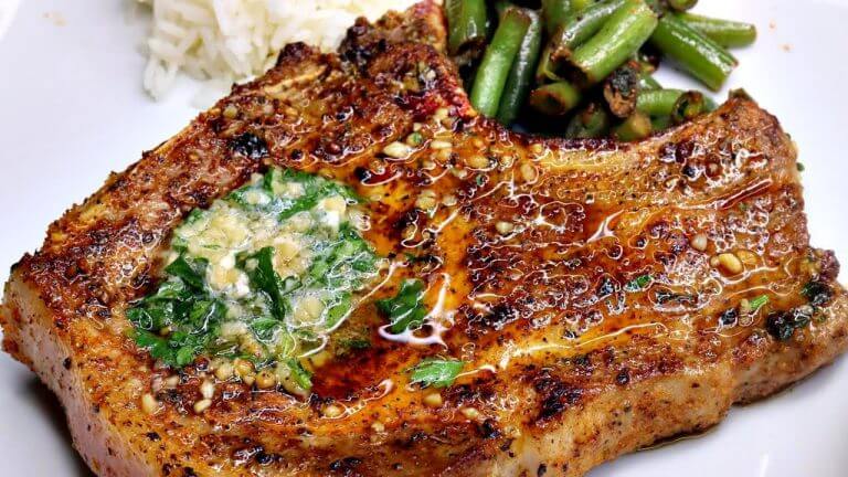 Quick & Easy Garlic Butter Pork Chops Recipe