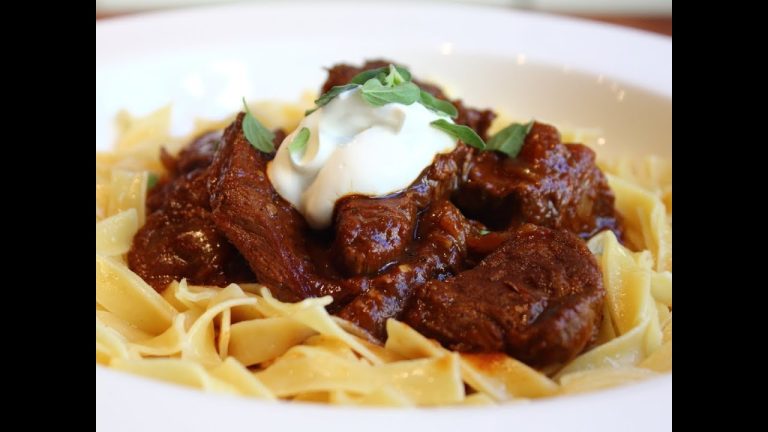 Beef Goulash – Hungarian Beef Goulash Recipe – Paprika Beef Stew