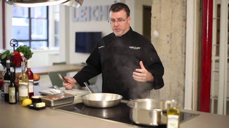 How to Cook Flake-Style, Crab-Flavored Seafood : Seafood Recipes