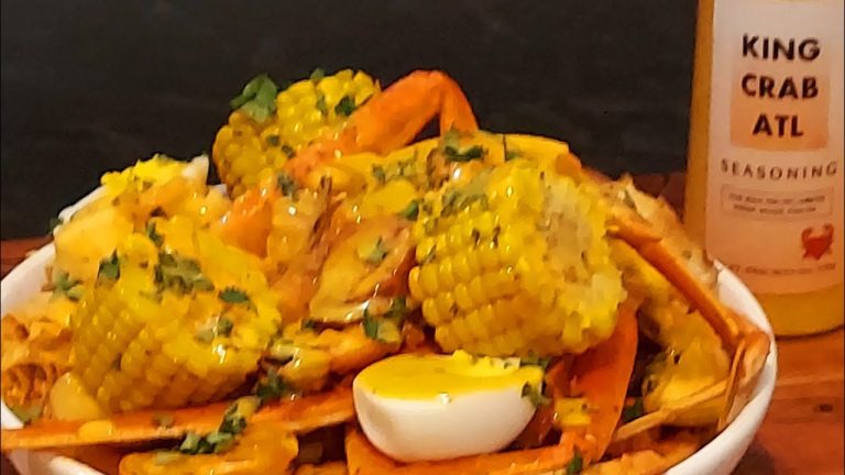 SEAFOOD BOIL in a BAG RECIPE featuring @KINGCRABATL SAUCE 🦀 | SEAFOOD RECIPES | SHRIMP and CRAB BOIL
