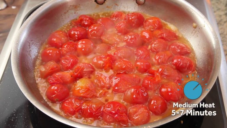 Quick and Easy Pasta With Cherry Tomato Sauce