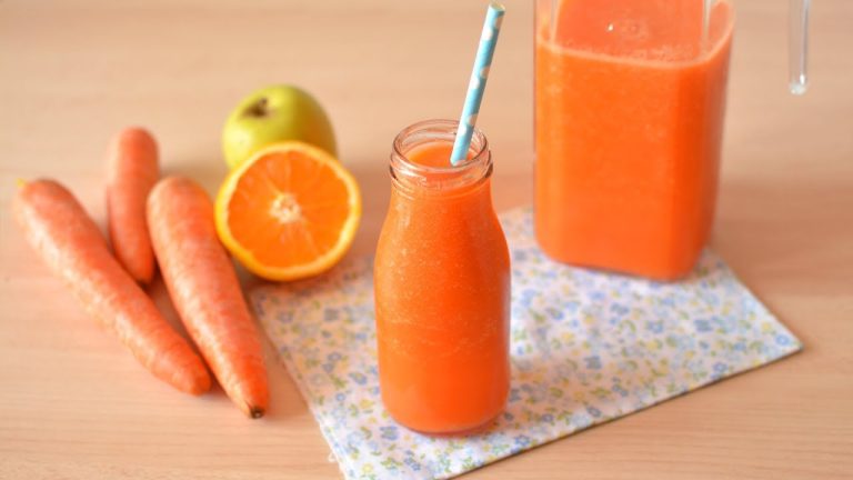 Carrot, Apple & Orange Smoothie – Quick & Healthy Carrot Smoothie