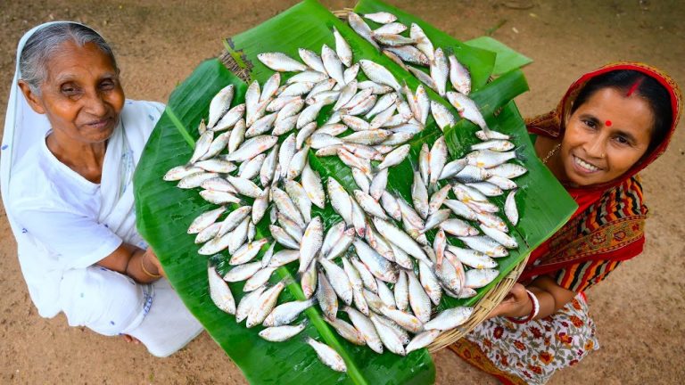 How to cook Small Fish in rainy day | বর্ষার পুটি মাছ খাওয়ার সেরা রেসিপি | village cooking recipes