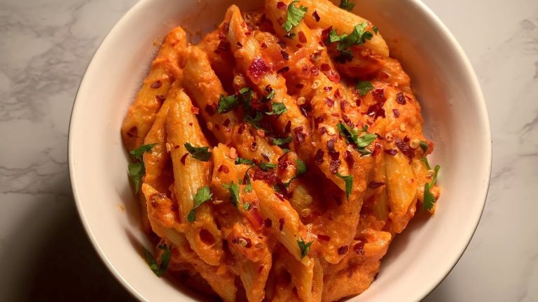 GIGI HADID PASTA RECIPE NO CREAM, NO VODKA // *TikTok Famous Pasta* Penne Alla Vodka without Cream