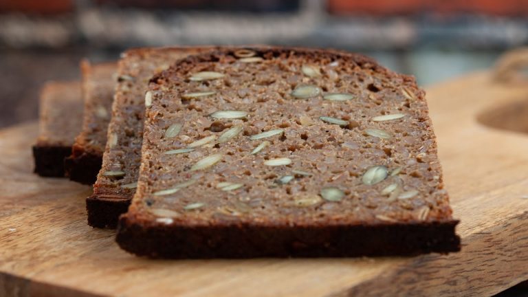 Danish RYE BREAD recipe – 100% sourdough rye bread recipe – Smørrebrød
