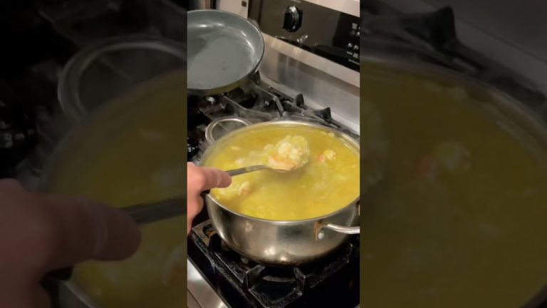 Today we are having shrimp stew super delicious!!! #shrimps #seafood #coconut