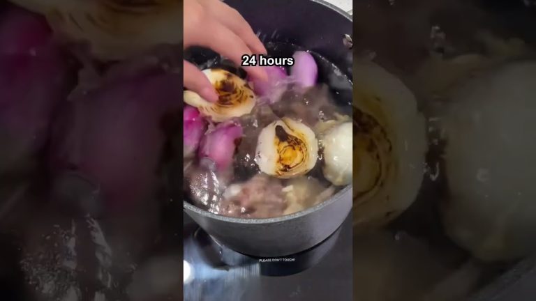 Vietnamese Beef Pho Recipe by Hennasharee (Full recipe on qua-ngon.com)