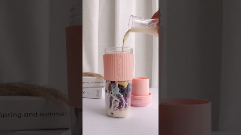 Red Cabbage Blast Smoothie Recipe #portableblender #hiblendr