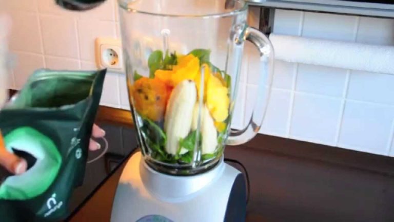 Green Smoothie Recipe with Spirulina