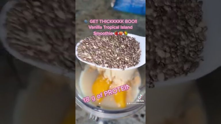 My Viral TikTok Tropical Protein Smoothie Recipe! YUMMY Quick & EASY Ninja Blender Shake 😋🍓🍑