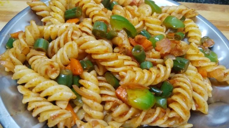 വീട്ടിൽ ഉള്ള ചേരുവകൾ വെച്ച്  Tasty പാസ്ത 😋||pasta recipe malayalam| Easy macroni recipe in malayalam