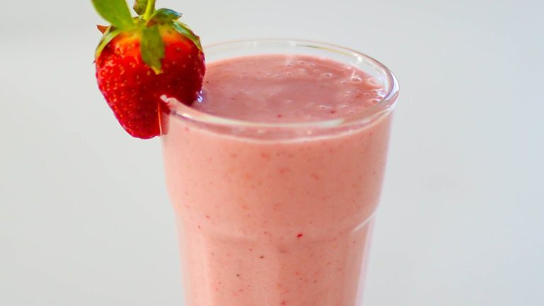 Strawberry Smoothie Recipe | 4 Ingredients & Healthy!