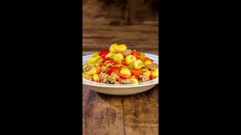 Gnocchi peperoni pomodorini e salsiccia #shorts