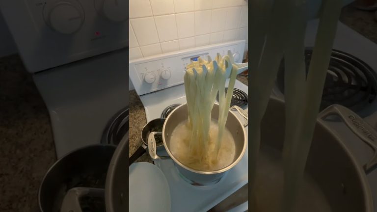 MAKING MY OWN PASTA FROM SCRATCH