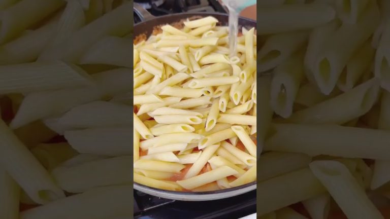 Creamy Pasta Alla Vodka With Shrimp feat. @tuttorossotomatoes! #ad #tuttorossotomatoes #thefeedfeed