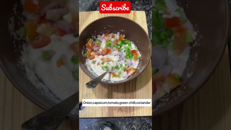 Esko uttapam bolu ya bread idli | healthy or quick breakfast recipe | bread ki unique recipe #shorts