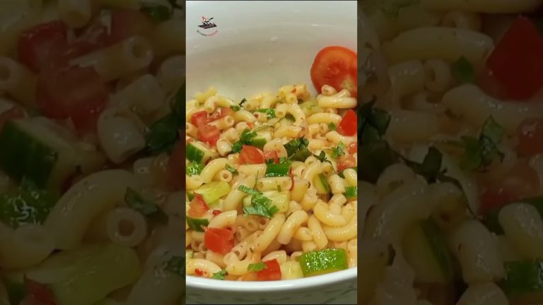 Weight Km Ni Ho Rha Tha To Ye Khaya 😮 | #shorts #macaronisalad #saladrecipe