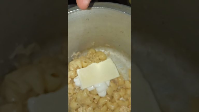 Easy white sauce pasta in cooker #short #youtubeshorts #pasta