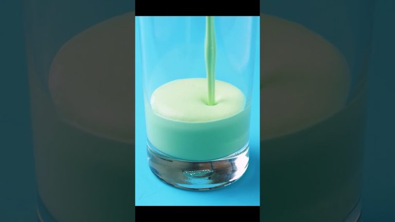 VIRAL Tiktok's Healthy SMOOTHIES Hack 🤩🍓🍌✨ #shorts #hooplarecipes #tiktok #smoothie