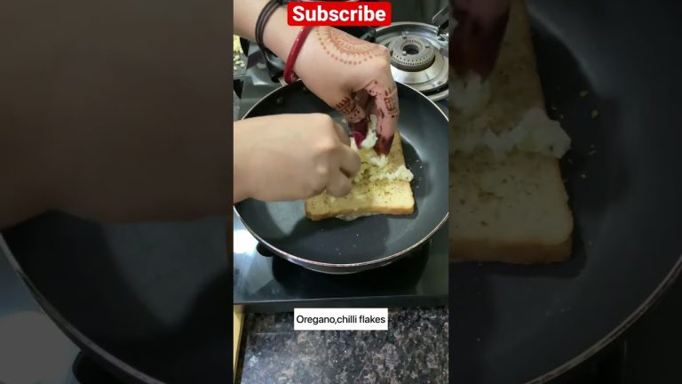 Cheese toast | bread cheese pizza |garlic cheese toast|viral recipe|#shorts#breadpizza #cheese#viral