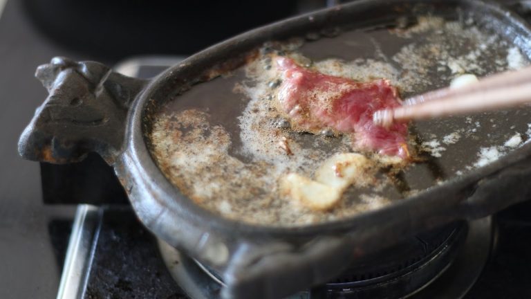 BUTTER BEEF – Bò Lăn Bơ | Helen's Recipes