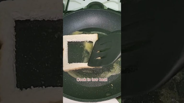 10 Minute Egg Bread Omelette Recipe #shorts