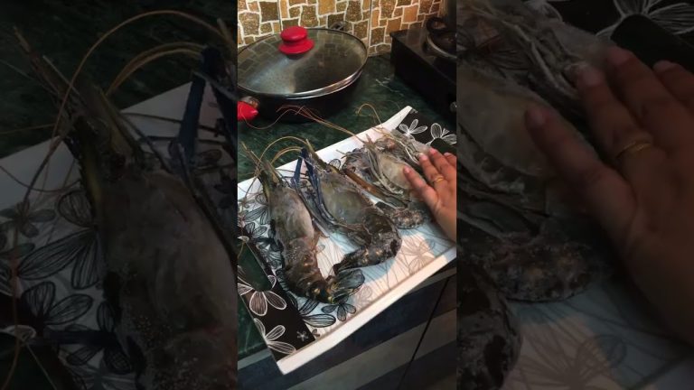 Seafood/ #shorts #youtubeshorts #shortsfeed #seafood #koreanfood #india #recipe @tripar