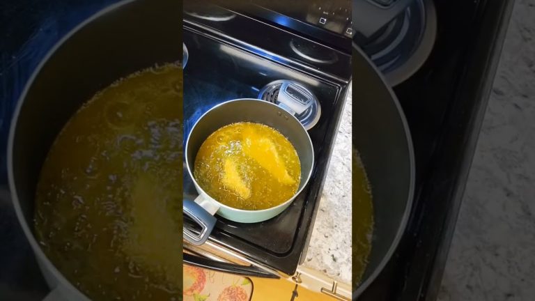 #food #cooking #seafood Recipe of shrimps, fish with corn meal and flour with tartar sauce