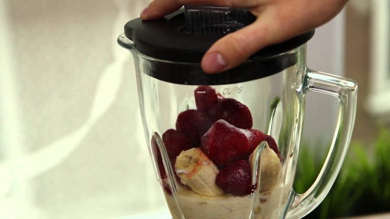 How to Make a Strawberry Oatmeal Smoothie | Smoothie Recipes | Allrecipes.com