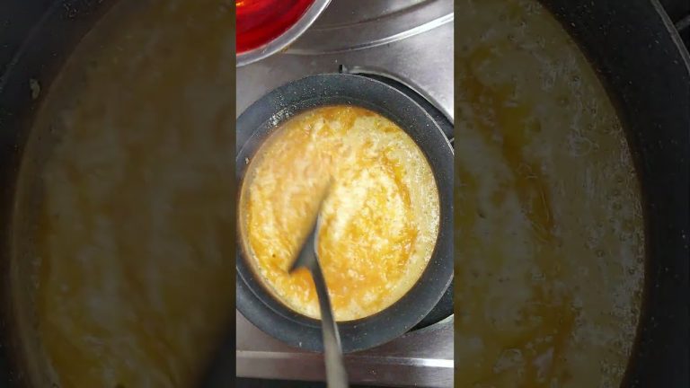 Atta aur Besan Ka Halwa Simple Recipe #shorts #subscribe #halwa #dessert #viral #food #viralshorts