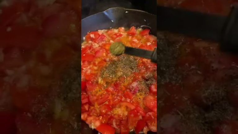 Vegan Tomato Spinach Pasta #recipe #pasta #plantbased #vegan #shorts #dinnerrecipes