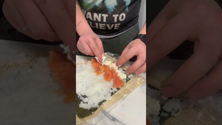 Maki 🍱🍱🍱 #food #maki #shorts #recipe #reels #video