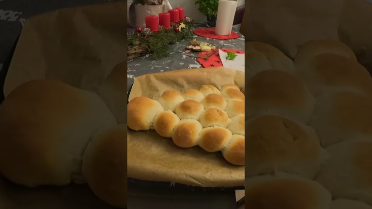 Christmas Tree Bread