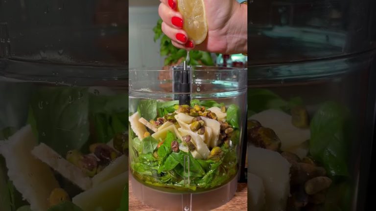 This “Salmon Pesto Pasta” is a gift for the holidays ✨ Just Gorgeous