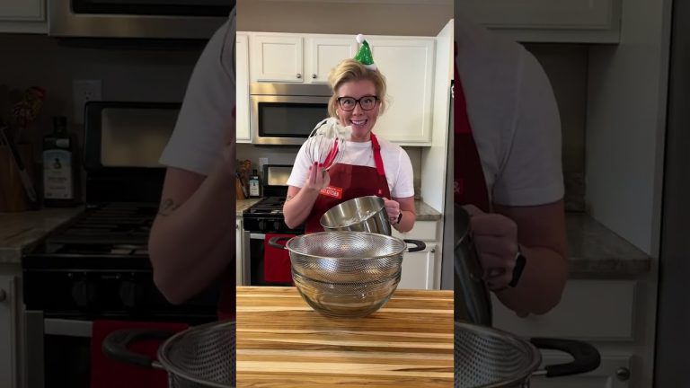 Make-Ahead Whipped Cream: Kitchen Hack Advent Calendar Day 12 #Shorts