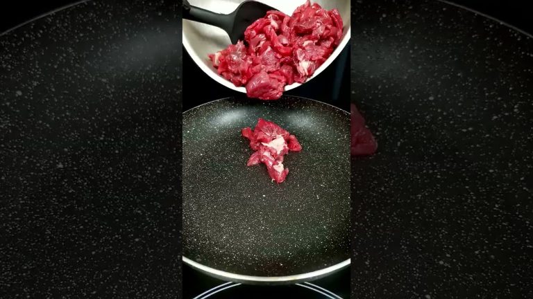 ASMR |  Quick Easy  Homemade Beef Sandwich Recipe🥩 | Cooking #shorts #asmr #recipe