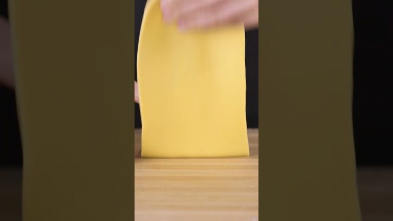 How to Roll Out Fresh Pasta By Hand #Shorts