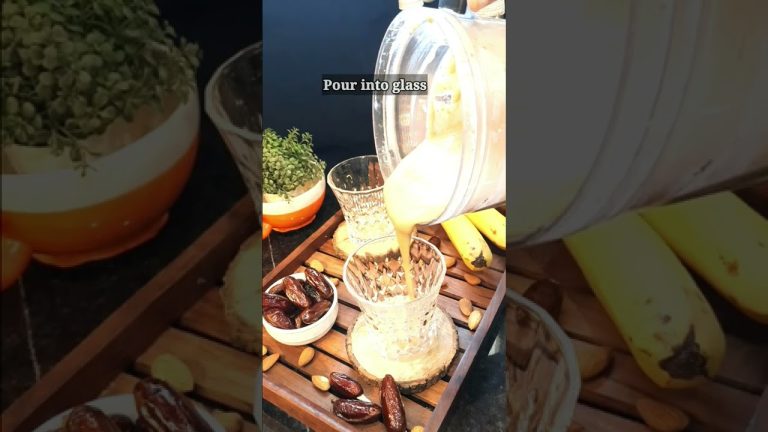 DATE BANANA SMOOTHIE RECIPE-BANANA DATE & NUTS SMOOTHIE-RAMADAN SPECIAL IFTAR RECIPE-VAJIHAS KITCHEN