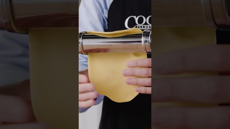 How to Roll Out Fresh Pasta Dough #Shorts