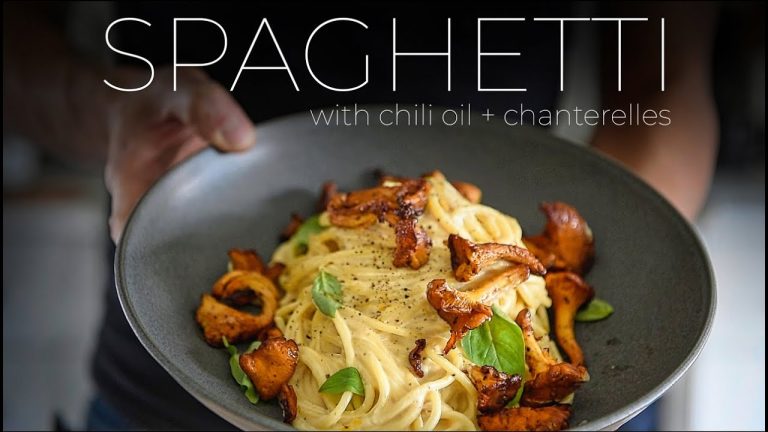 THIS AMAZINGLY CREAMY CHILI OIL SPAGHETTI RECIPE IS A WEEKNIGHT PASTA-BILITY