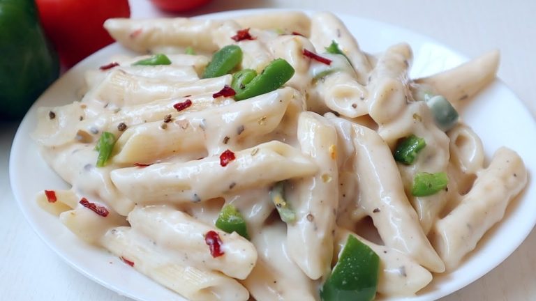 రెస్టారెంట్ స్టైల్ వైట్ సాస్ పాస్తా ఇలా చిటికెలో చేసిపెట్టండి సూపర్ గా తినేయచ్చు😋| How to Make Pasta