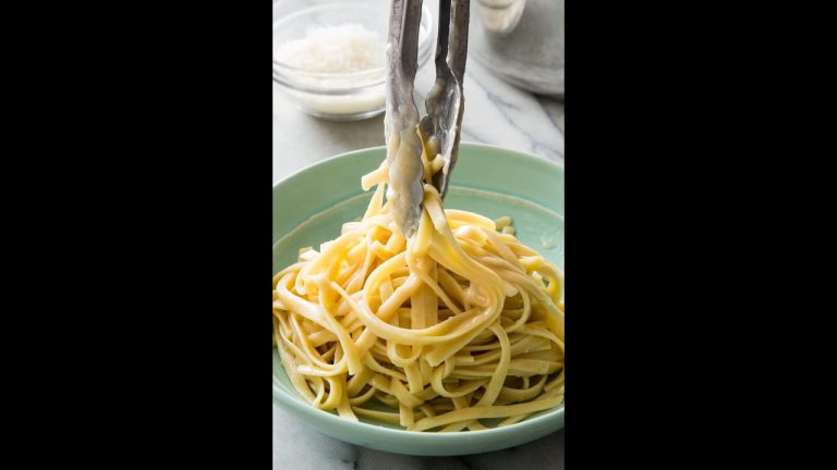 The Easiest Four-Ingredient Fettuccine Alfredo #Shorts