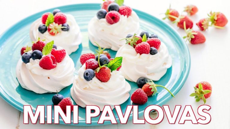 Dessert: Easy Mini Pavlovas  – Homemade Meringues Recipe