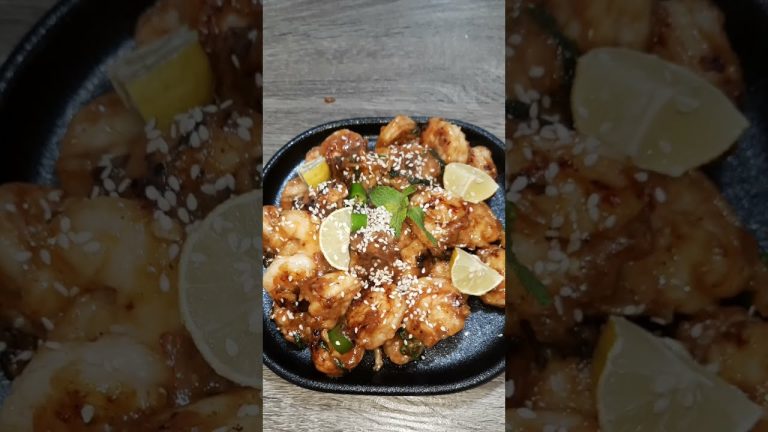 Honey Glazed Prawns| Honey Garlic Shrimps| Prawns Starter| Seafood Recipes| Samia's Kitchen| #shorts