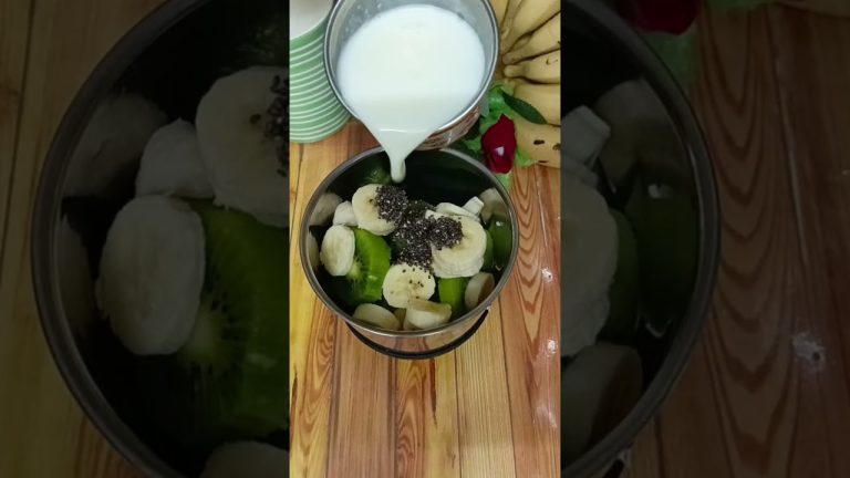 kiwi Banana smoothie🧋 #shorts #tranding #recipe #smoothie