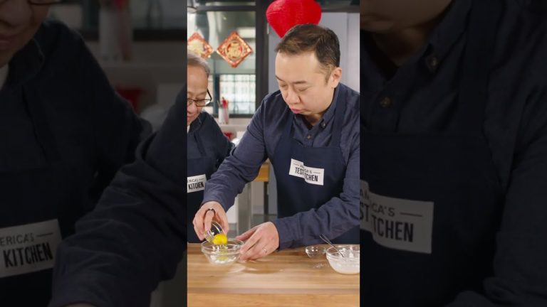 How to Make Egg Ribbons in Chinese Soups #Shorts