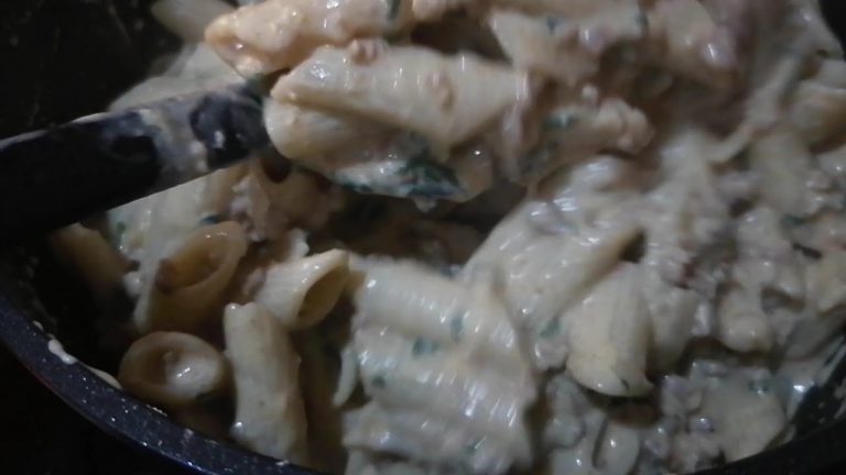 Creamy Ground Beef Penne Pasta Recipe | How to Make Ground Beef White Pasta Sauce
