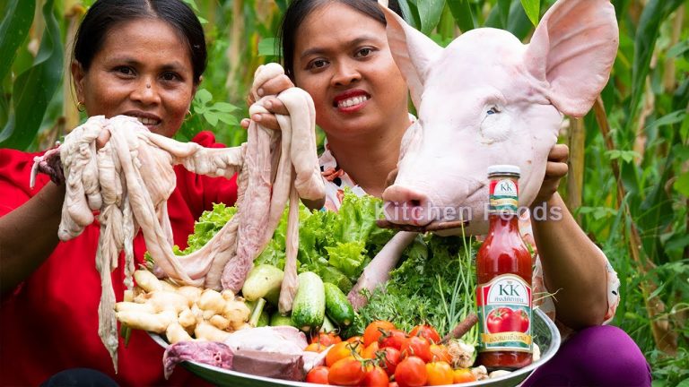 Cooking Pig Head and Intestine  – Yummy Braised Pork Organ [Phak Lov Recipe in Village]