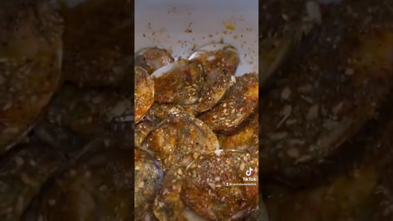 Fried Half Shell Clams #clams #seafood #foodie #foryou #cookwithme #subscribe